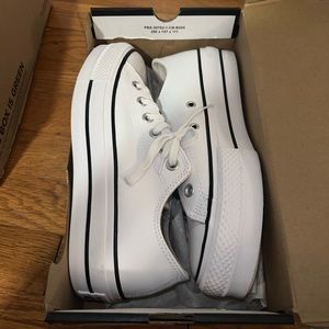 White Leather Platform Converse women’s size 7